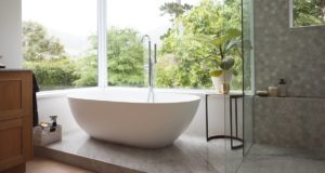 Fürdőszoba ötletek 2022 – variációk a fürdőkádra