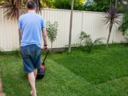 Akkus fűnyíróval a rendezett kertért akkus fűnyíró