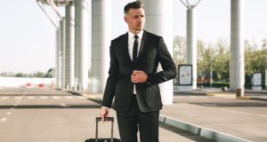 Egy férfi öltöny webáruház útmutatója a férfi divathoz öltöny