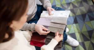 13 Különböző típusú bútorszövet (előnyök és hátrányok) bútorszövet fajták