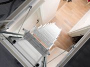 Apró otthonban nagy segítség az összecsukható padláslépcső padláslépcső garzonban