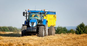 A szállítmányozás eszközeiről bővebben: ezért fontos a megfelelő pótkocsi traktor