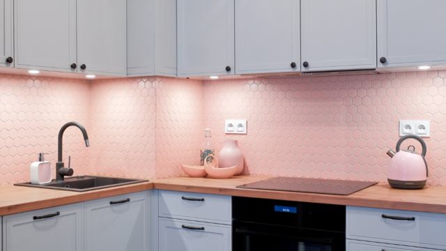 szines-konyhabutor-csempe-hexagon-nagy-pink-matt-raw-decor