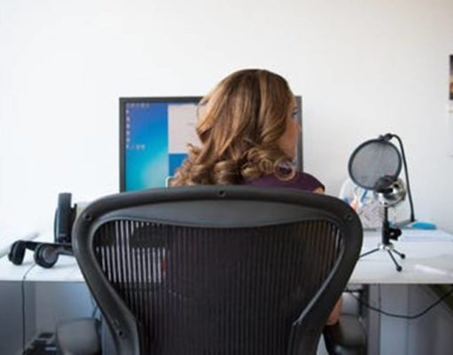 A minőségi irodai szék segít a fájdalommentes ülésben iroda