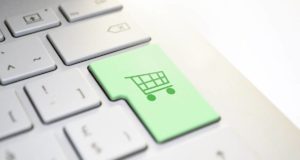 Villamossági bolt vagy webáruház? Meggyőző érvek a digitális megoldás mellett billentyűzet