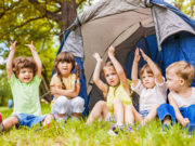 Milyen programokat lehet szervezni egy gyerektáborban? gyerekek_gyerektaborban_intermuzika