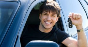Kezdő sofőr, első autó és a biztonság fiatal sofőr