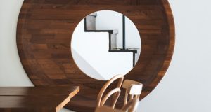 Modern rusztikus stílus: A természetes anyagok keverése modern designnal – Hogyan hozzuk be a természet szépségét otthonunkba a modern stílus jegyében? fa bútor