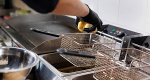 Frítőz: Az olajban sült ételek mestere