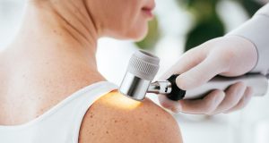 Mit árul el a bőrünk? A melanóma első jelei és a szűrés szerepe melanoma-vizsgalat