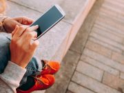 Hogyan védd meg a telefonod kijelzőjét a mindennapi használat során? Láthatatlan biztonság nagy értékű eszközöknek