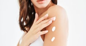 Érd el a tökéletes komfortérzetet a Bioderma testápolókkal! bioderma-testapolok-karok-apolasa